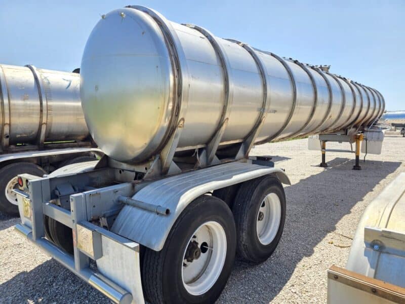 U-4834 1993 Krohnert 7200 Gallon Stainless Steel Semi Tanker