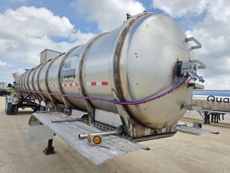 20″ Swivel Tube U-4834 1993 Kroehnert 7200 Gallon Stainless Steel Semi Tanker