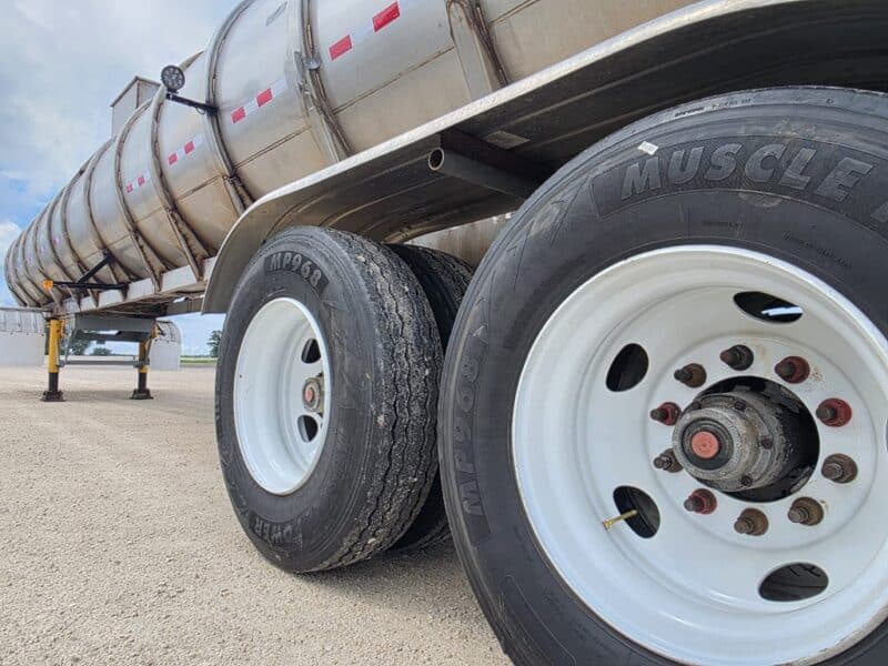 20″ Swivel Tube U-4834 1993 Kroehnert 7200 Gallon Stainless Steel Semi Tanker