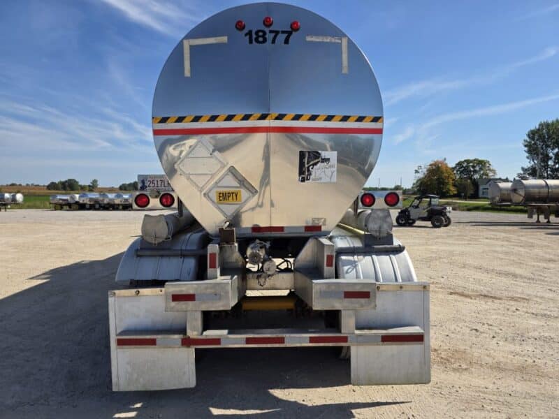 U-4835 1996 Nova 7000 Gallon Stainless Steel Semi Tanker