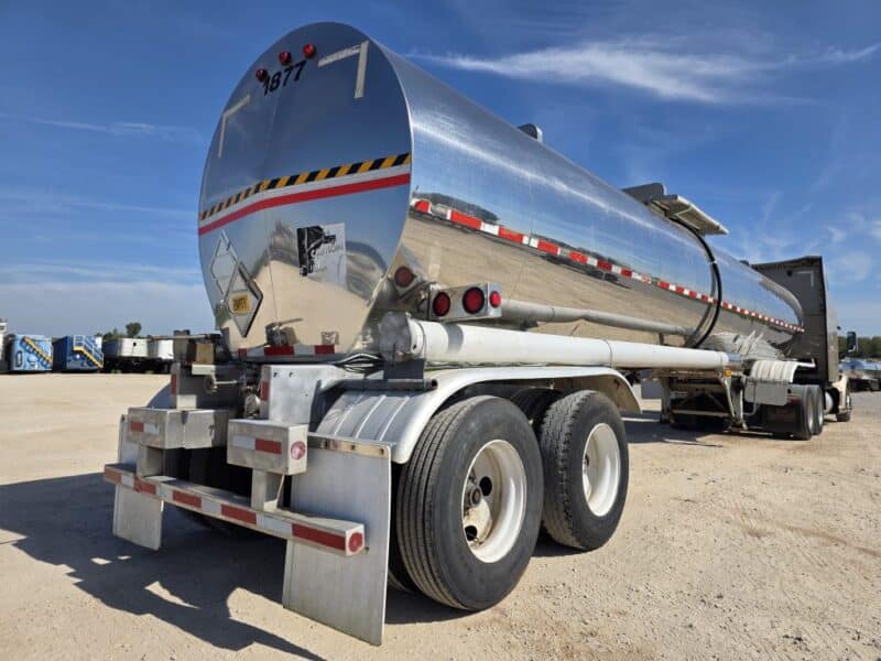 U-4835 1996 Nova 7000 Gallon Stainless Steel Semi Tanker