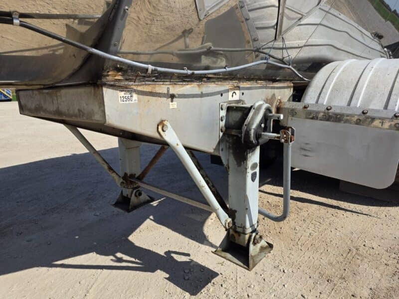 U-4835 1996 Nova 7000 Gallon Stainless Steel Semi Tanker