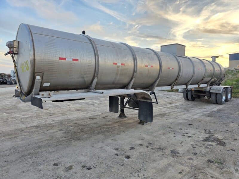 U-4838 2001 West Mark 6700 Gallon Stainless Steel Semi Tanker