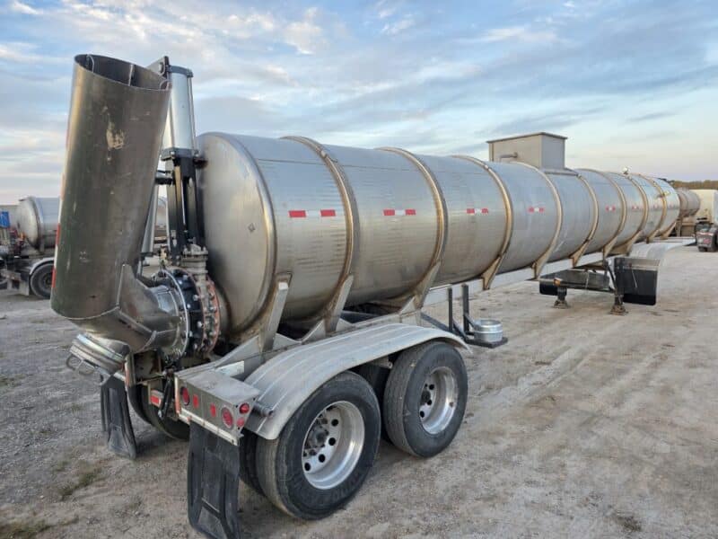 U-4838 2001 West Mark 6700 Gallon Stainless Steel Semi Tanker