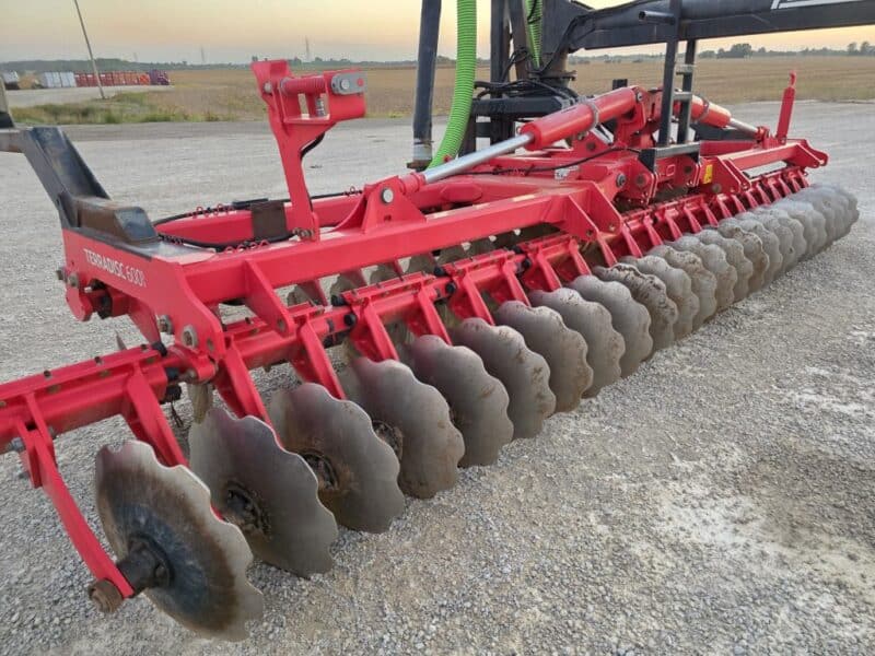 Phil’s Pumping 20′ Pottinger Disc Manure Incorporator w. 6″ Stinger