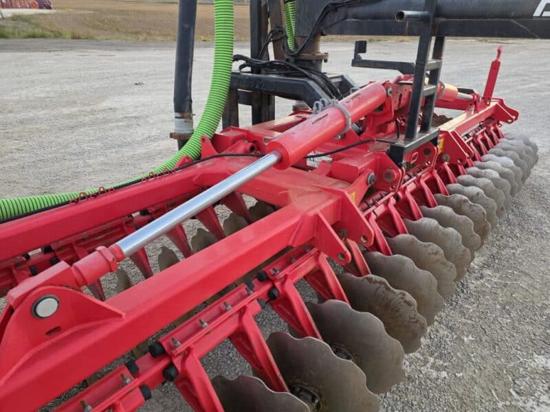 Phil’s Pumping 20′ Pottinger Disc Manure Incorporator w. 6″ Stinger