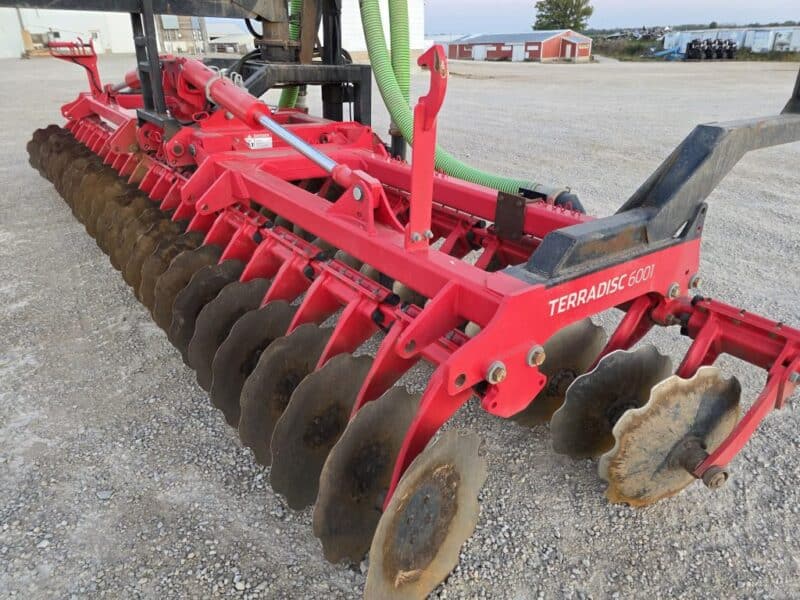 Phil’s Pumping 20′ Pottinger Disc Manure Incorporator w. 6″ Stinger