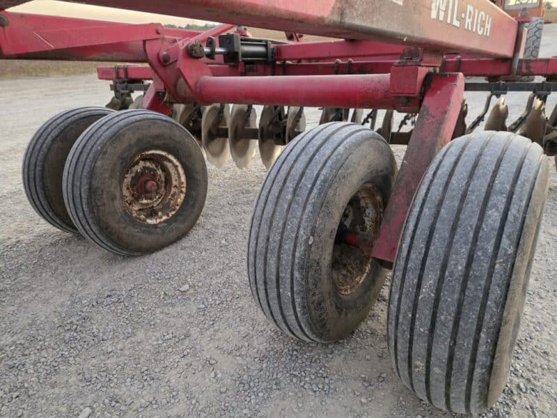 Wil-Rich 12′ 6″ Offset Disk. Hydraulic Lift Dual Implement Tires.