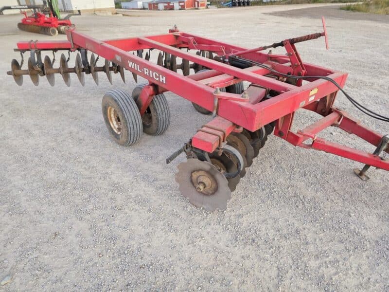 Wil-Rich 12′ 6″ Offset Disk. Hydraulic Lift Dual Implement Tires.