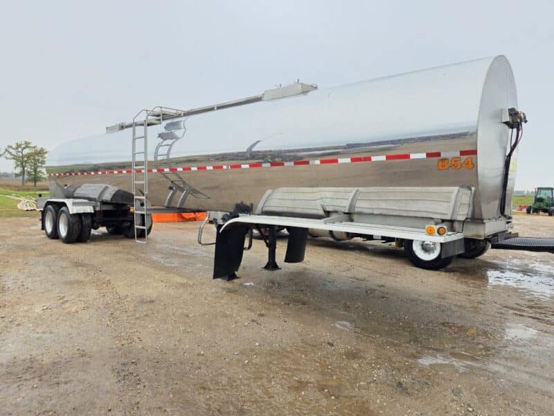 U-4839 2001 Brenner 7200 Gallon Stainless Steel Semi Tanker