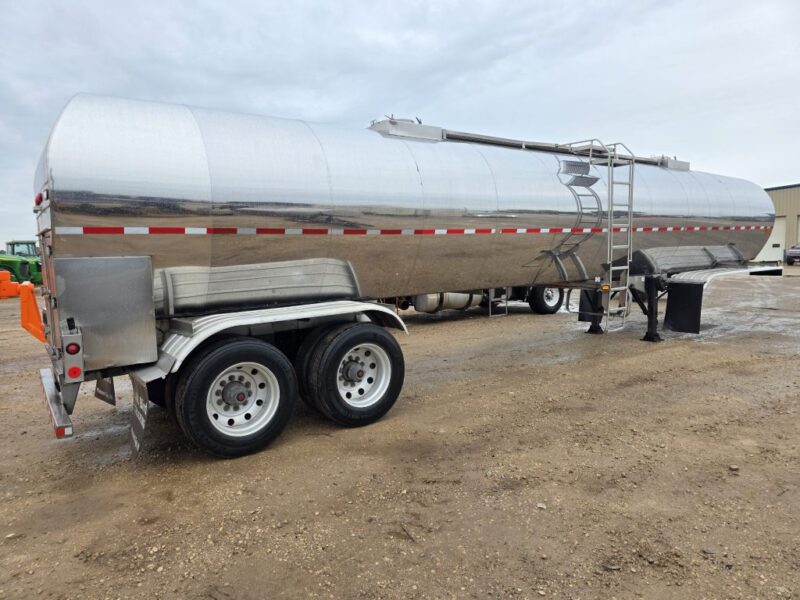 U-4839 2001 Brenner 7200 Gallon Stainless Steel Semi Tanker