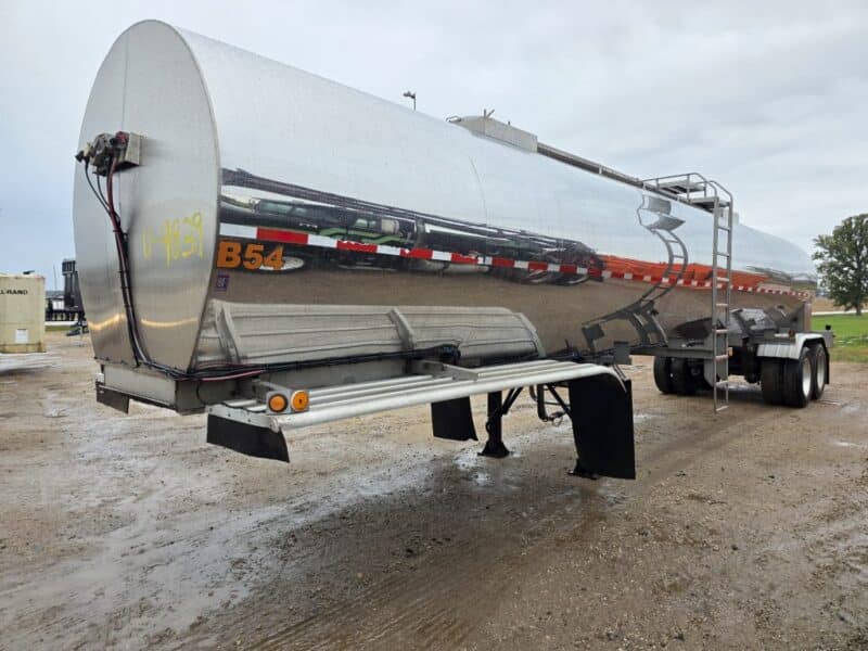 U-4839 2001 Brenner 7200 Gallon Stainless Steel Semi Tanker