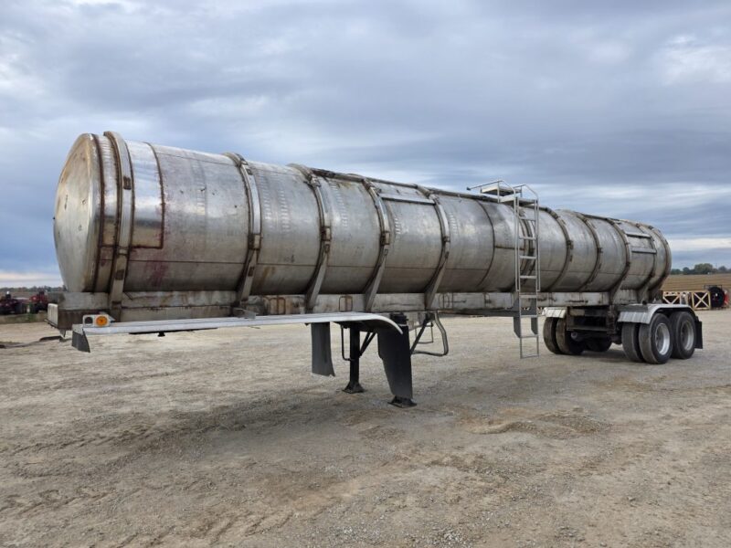 U-4839 2001 Brenner 7200 Gallon Stainless Steel Semi Tanker