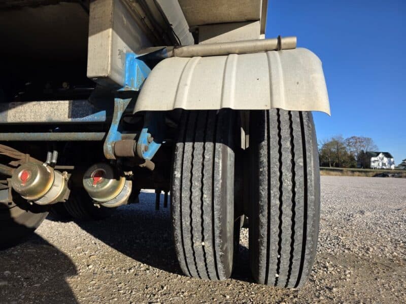 U-4845 1994 Polar 7000 Gallon Stainless Steel Semi Tanker U-4845 1994 Polar 7000 Gallon Stainless Steel Semi Tanker