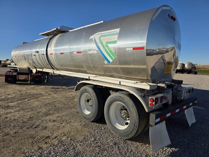 U-4845 1994 Polar 7000 Gallon Stainless Steel Semi Tanker U-4845 1994 Polar 7000 Gallon Stainless Steel Semi Tanker