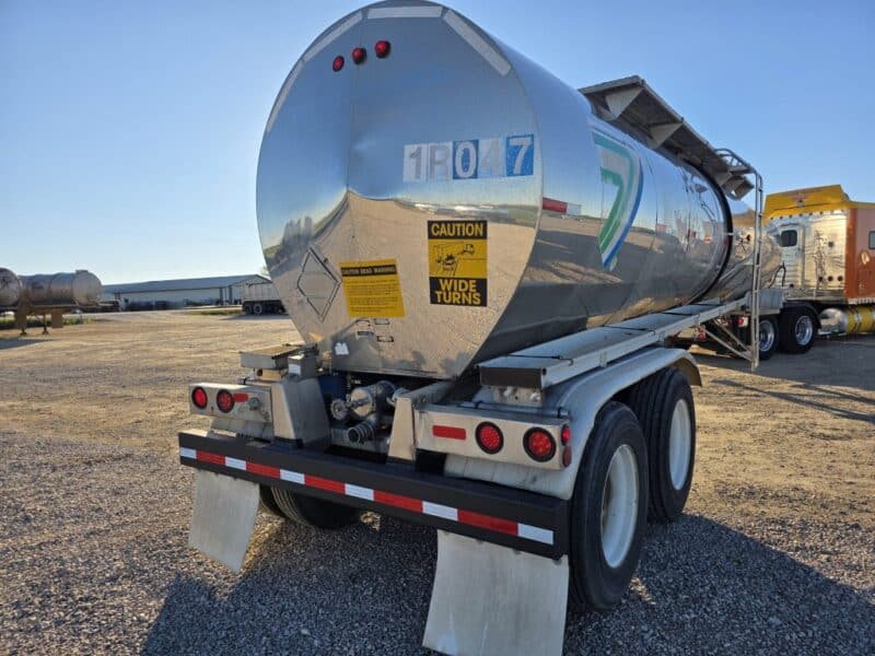U-4845 1994 Polar 7000 Gallon Stainless Steel Semi Tanker U-4845 1994 Polar 7000 Gallon Stainless Steel Semi Tanker