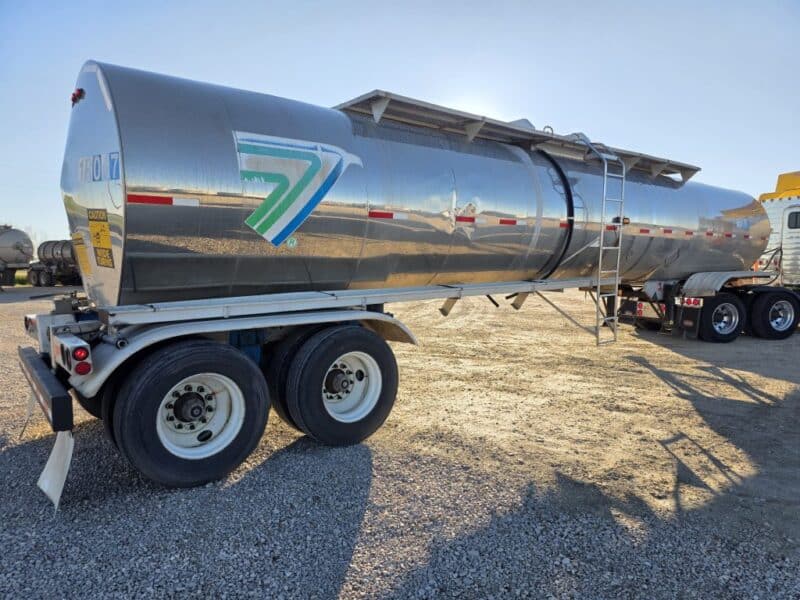 U-4845 1994 Polar 7000 Gallon Stainless Steel Semi Tanker U-4845 1994 Polar 7000 Gallon Stainless Steel Semi Tanker