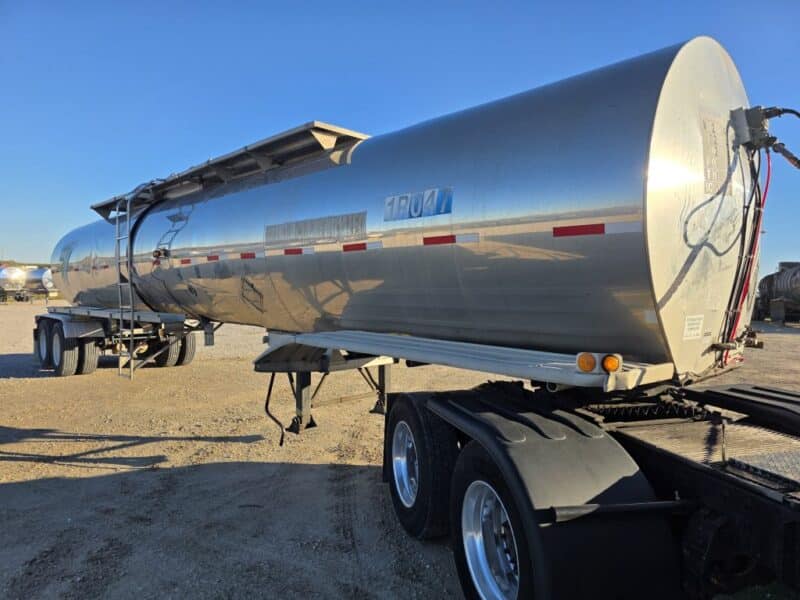 U-4845 1994 Polar 7000 Gallon Stainless Steel Semi Tanker U-4845 1994 Polar 7000 Gallon Stainless Steel Semi Tanker