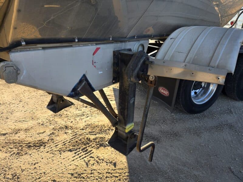 U-4845 1994 Polar 7000 Gallon Stainless Steel Semi Tanker U-4845 1994 Polar 7000 Gallon Stainless Steel Semi Tanker