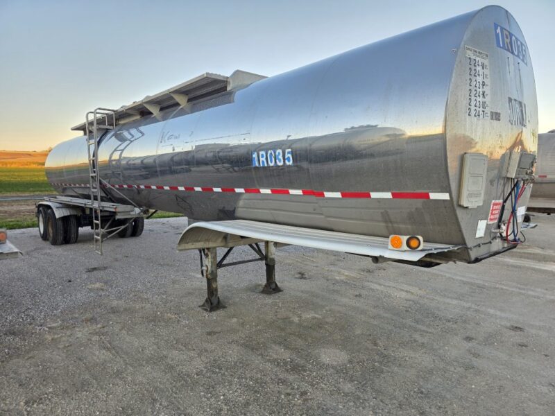 U-4844 1994 Polar 7000 Gallon Stainless Steel Semi Tanker U-4844 1994 Polar 7000 Gallon Stainless Steel Semi Tanker