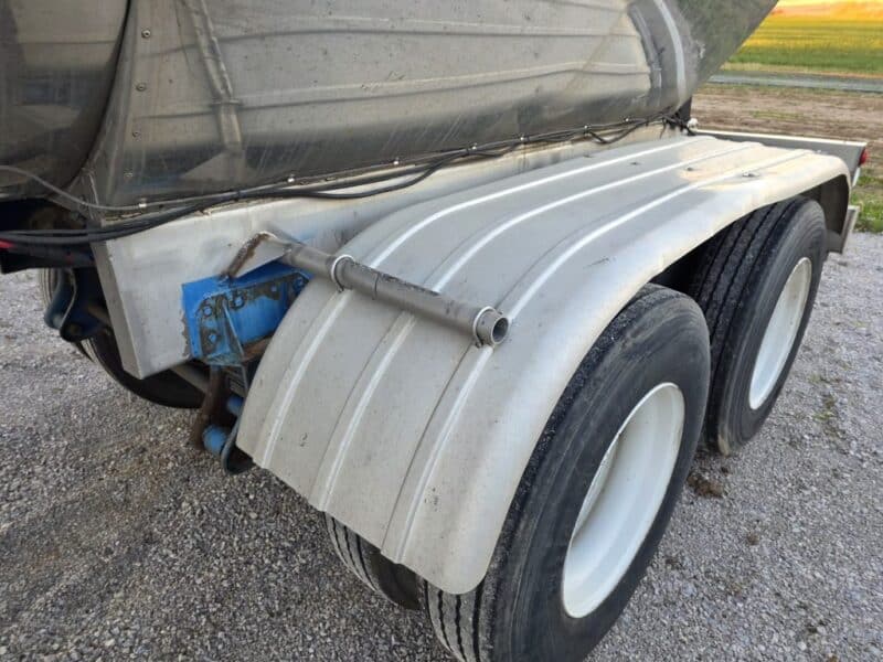 U-4844 1994 Polar 7000 Gallon Stainless Steel Semi Tanker U-4844 1994 Polar 7000 Gallon Stainless Steel Semi Tanker