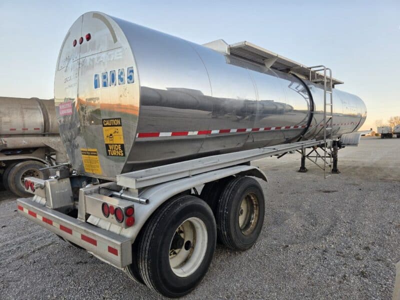 U-4844 1994 Polar 7000 Gallon Stainless Steel Semi Tanker U-4844 1994 Polar 7000 Gallon Stainless Steel Semi Tanker
