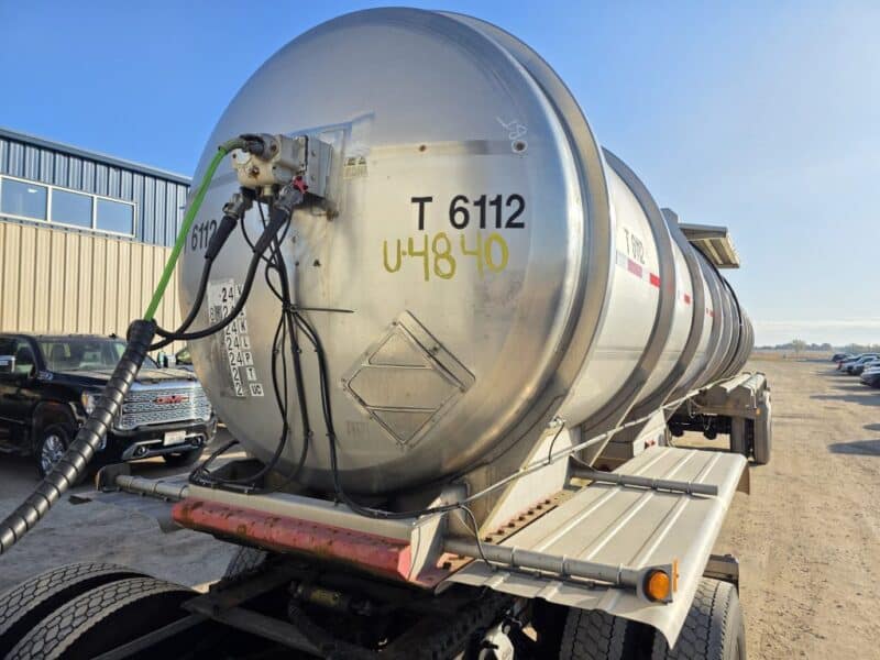 U-4840 1995 Bar-Bel 7500 Gallon Stainless Steel Semi Tanker
