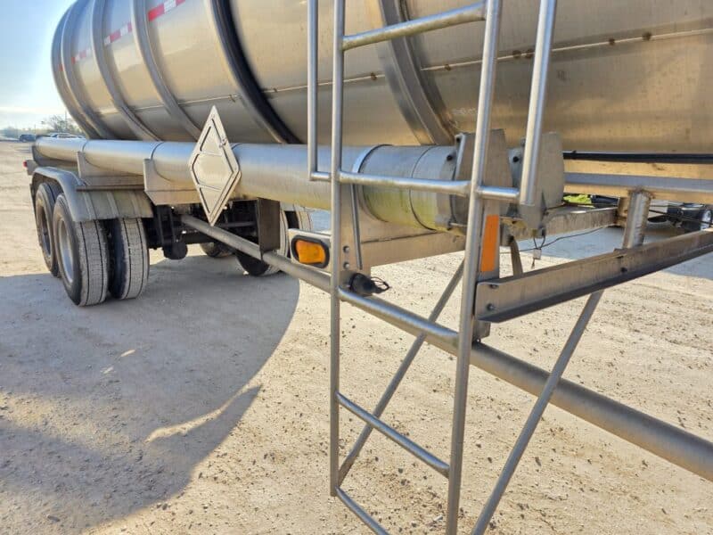 U-4840 1995 Bar-Bel 7500 Gallon Stainless Steel Semi Tanker