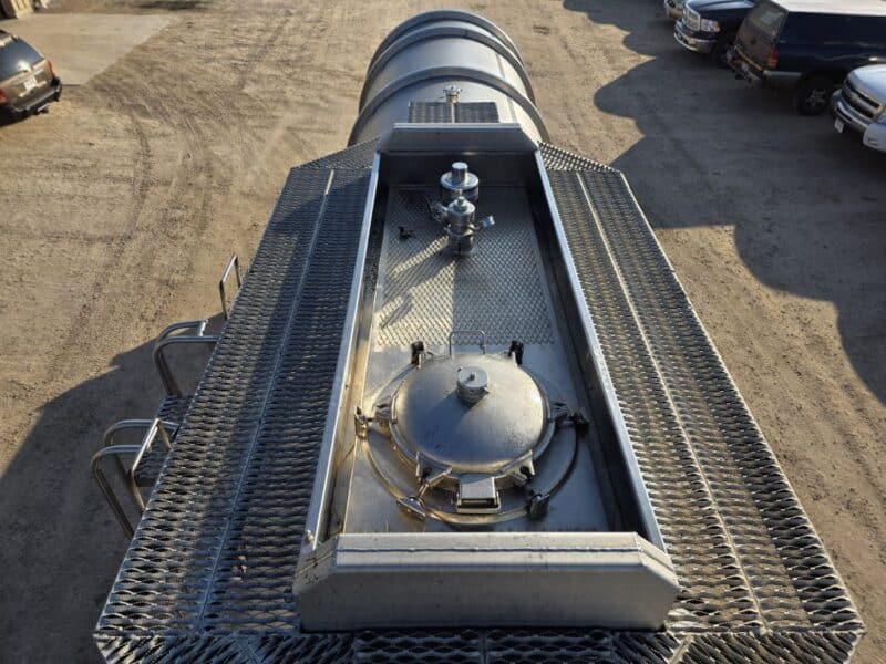 U-4840 1995 Bar-Bel 7500 Gallon Stainless Steel Semi Tanker