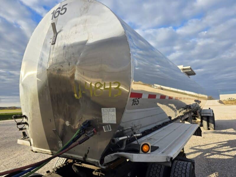 U-4843 2001 TremCar 6700 Gallon Stainless Steel Semi Tanker U-4843 2001 TremCar 6700 Gallon Stainless Steel Semi Tanker