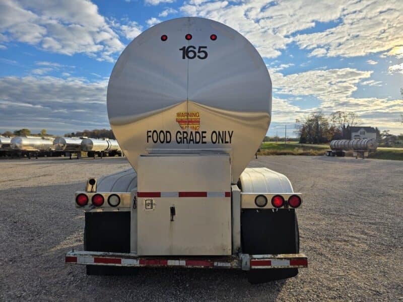 U-4843 2001 TremCar 6700 Gallon Stainless Steel Semi Tanker U-4843 2001 TremCar 6700 Gallon Stainless Steel Semi Tanker