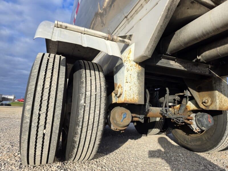 U-4843 2001 TremCar 6700 Gallon Stainless Steel Semi Tanker U-4843 2001 TremCar 6700 Gallon Stainless Steel Semi Tanker