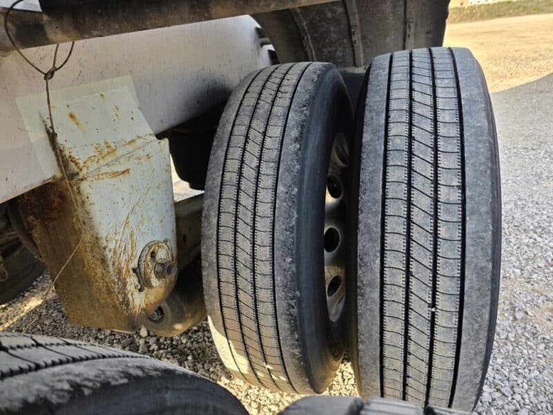 U-4843 2001 TremCar 6700 Gallon Stainless Steel Semi Tanker U-4843 2001 TremCar 6700 Gallon Stainless Steel Semi Tanker