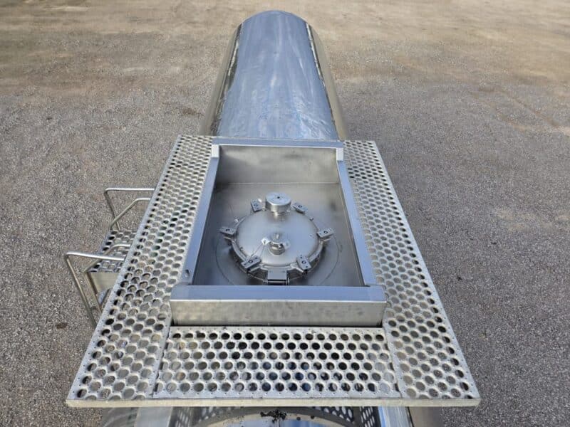 U-4843 2001 TremCar 6700 Gallon Stainless Steel Semi Tanker U-4843 2001 TremCar 6700 Gallon Stainless Steel Semi Tanker