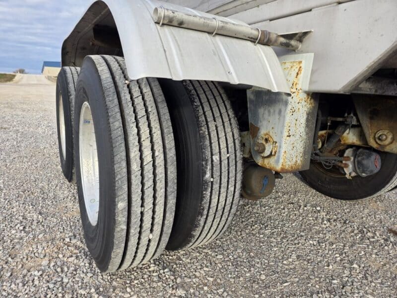 U-4843 2001 TremCar 6700 Gallon Stainless Steel Semi Tanker U-4843 2001 TremCar 6700 Gallon Stainless Steel Semi Tanker