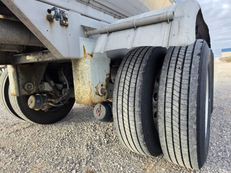 U-4843 2001 TremCar 6700 Gallon Stainless Steel Semi Tanker U-4843 2001 TremCar 6700 Gallon Stainless Steel Semi Tanker