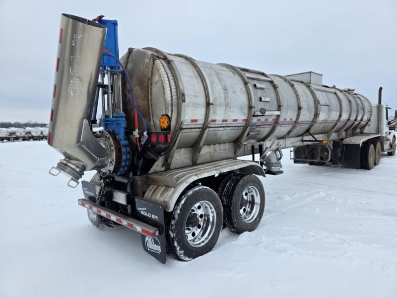 U-4839 2001 Brenner 7200 Gallon Stainless Steel Semi Tanker