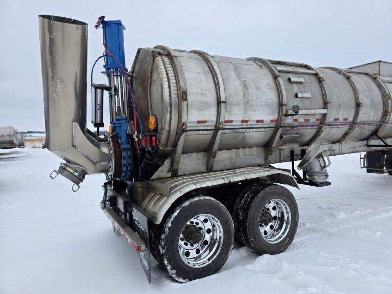 U-4839 2001 Brenner 7200 Gallon Stainless Steel Semi Tanker
