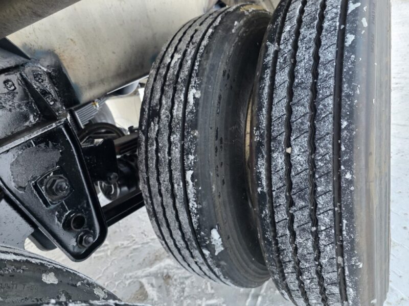 U-4844 1994 Polar 7000 Gallon Stainless Steel Semi Tanker