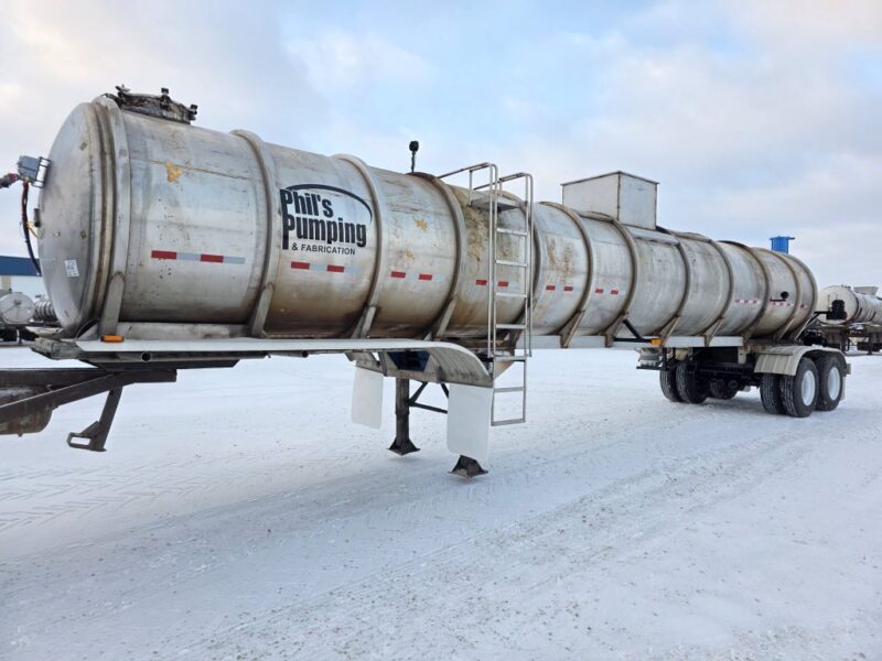 U-4844 1994 Polar 7000 Gallon Stainless Steel Semi Tanker
