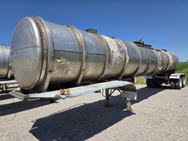 U-4835 1996 Nova 7000 Gallon Stainless Steel Semi Tanker