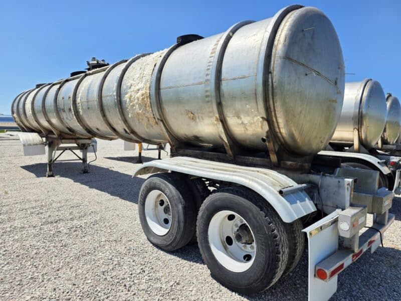 U-4835 1996 Nova 7000 Gallon Stainless Steel Semi Tanker