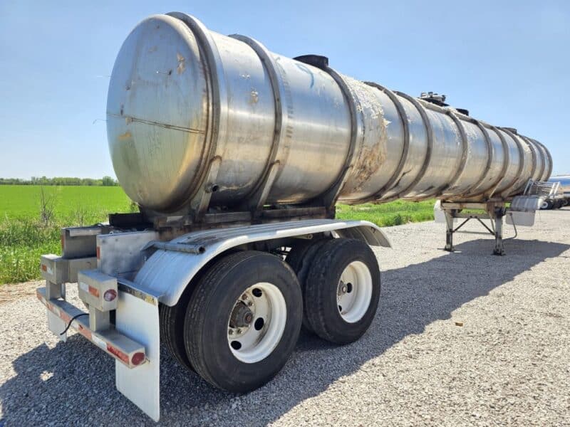 U-4835 1996 Nova 7000 Gallon Stainless Steel Semi Tanker
