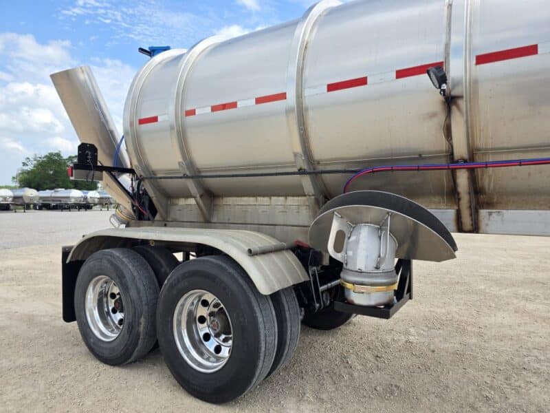 20″ Swivel Tube U-4840 1995 Bar-Bel 7500 Gallon Stainless Steel Semi Tanker
