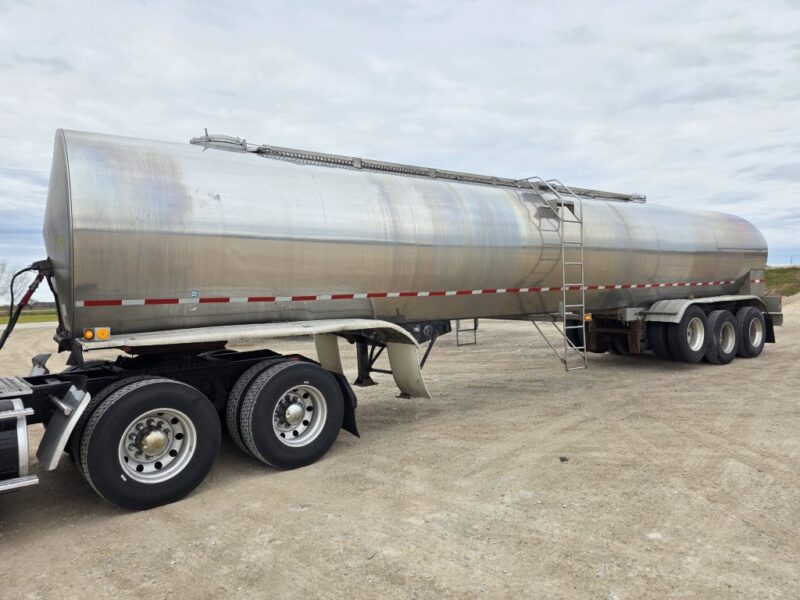 U-4841 1993 Bar-Bel 8000 Gallon Stainless Steel Semi Tanker