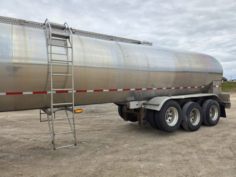 U-4841 1993 Bar-Bel 8000 Gallon Stainless Steel Semi Tanker