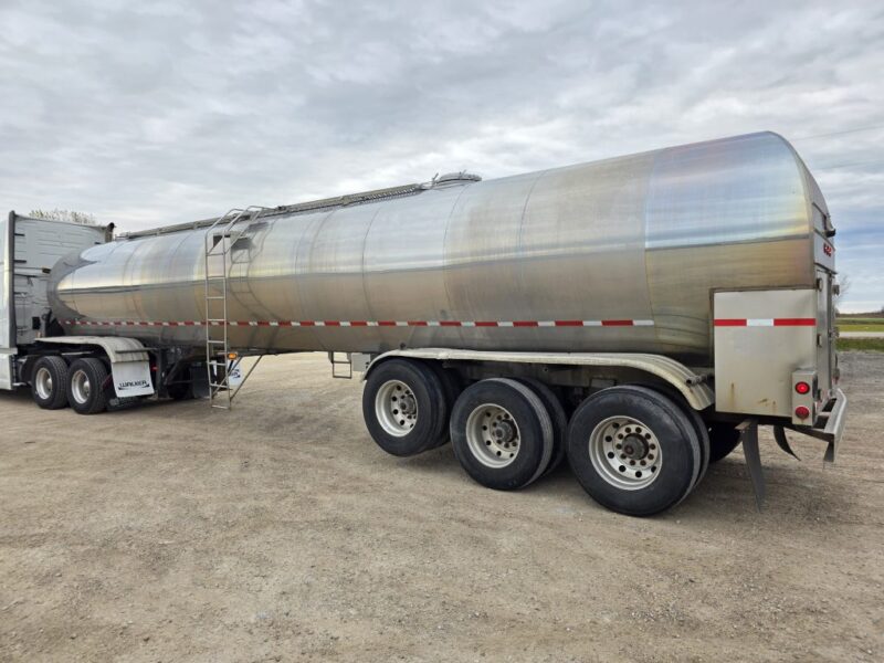 U-4841 1993 Bar-Bel 8000 Gallon Stainless Steel Semi Tanker