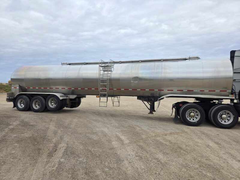 U-4841 1993 Bar-Bel 8000 Gallon Stainless Steel Semi Tanker