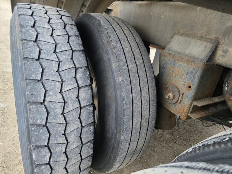 U-4841 1993 Bar-Bel 8000 Gallon Stainless Steel Semi Tanker