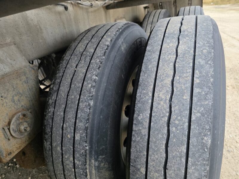 U-4841 1993 Bar-Bel 8000 Gallon Stainless Steel Semi Tanker